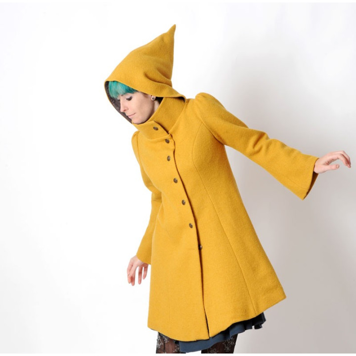 Manteau original femme d'hiver à Capuche de Lutin en laine jaune moutarde