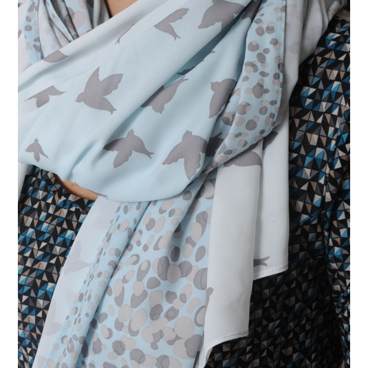 Large foulard motif oiseaux, beige et bleu clair