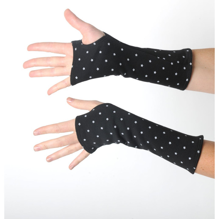 Long black jersey and starry mesh armwarmers