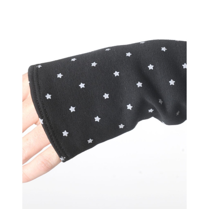 Long black jersey and starry mesh armwarmers