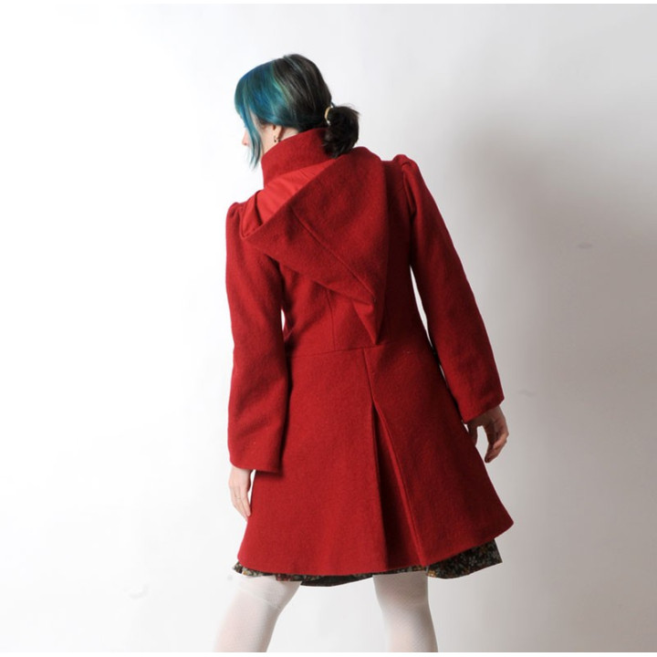 Manteau artisanal rouge d'hiver à Capuche de Lutin en laine