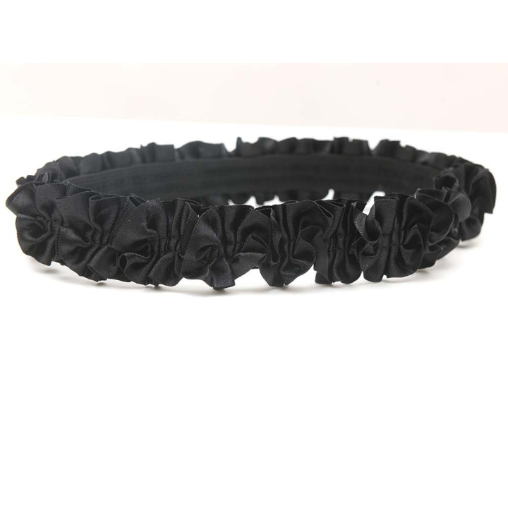 Black headband in gathered ruffles