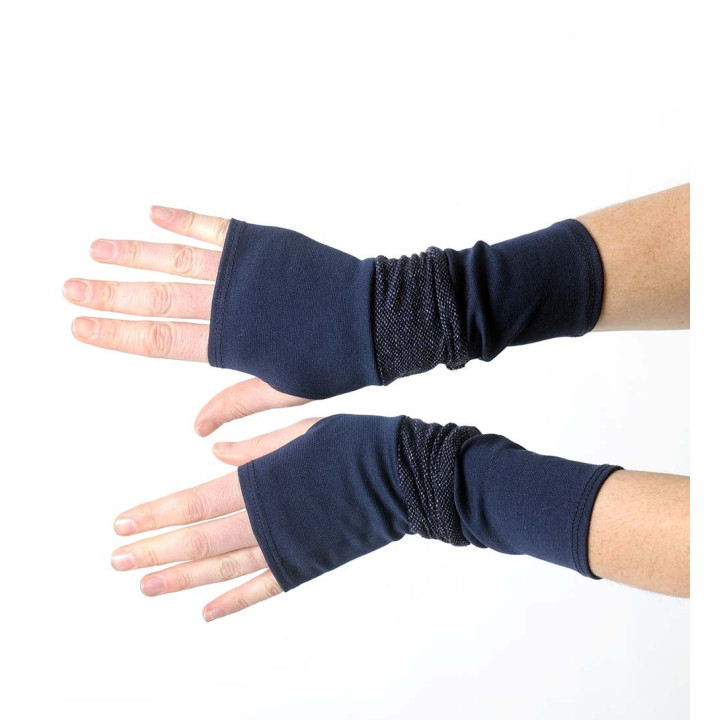 Dark blue armwarmers in a patchwork of jersey and knit
