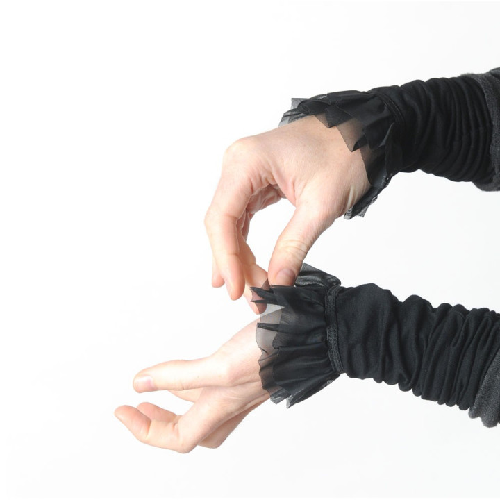 Long black cuffs with voile ruffles