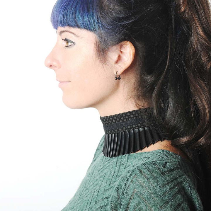 Pleated black choker necklace, cotton and pleather
