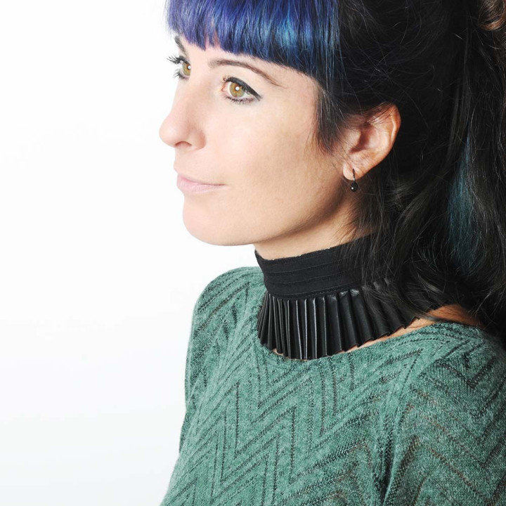 Pleated choker necklace, black pleather