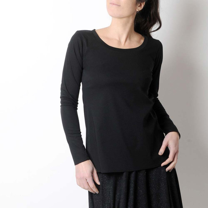 Women's long black top in cotton jersey, trapeze cut