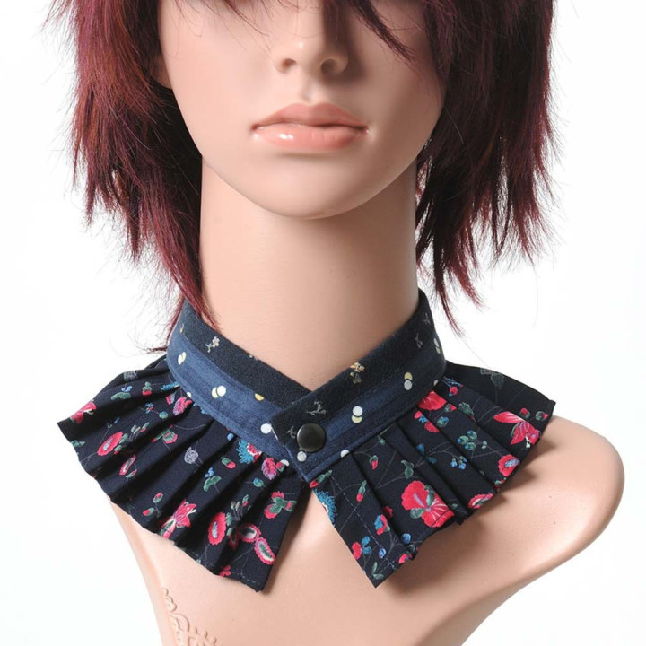 jeune créateur original made in france fabriqué en France Collier plissé ras du cou, bleu marine et rose fleuri