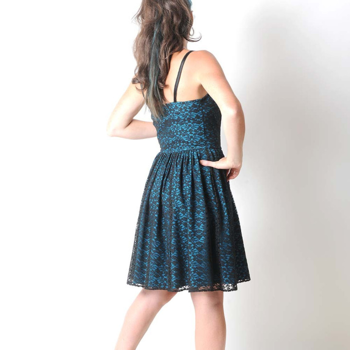 Robe fabriqué en France créateur femme habillée noire et bleue, dentelle, à bretelles