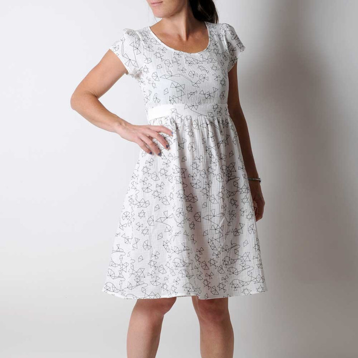 White and black gauze dress with short sleeves, geometric print