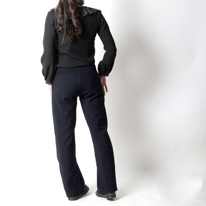 Womens navy blue supple pants, wide legs