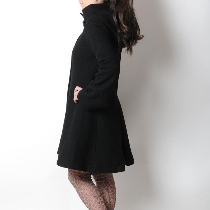 Black winter hooded coat in virgin wool