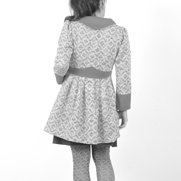 Veste redingote fabriqué en France créateur femme, dos plissé et col pointu - PERSONNALISABLE