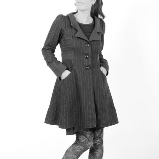 Veste redingote fabrication artisanale, dos plissé et col pointu - PERSONNALISABLE