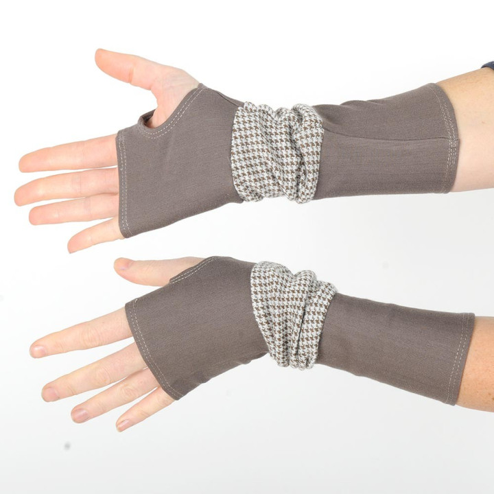 Taupe and beige armwarmers, houndstooth print jersey