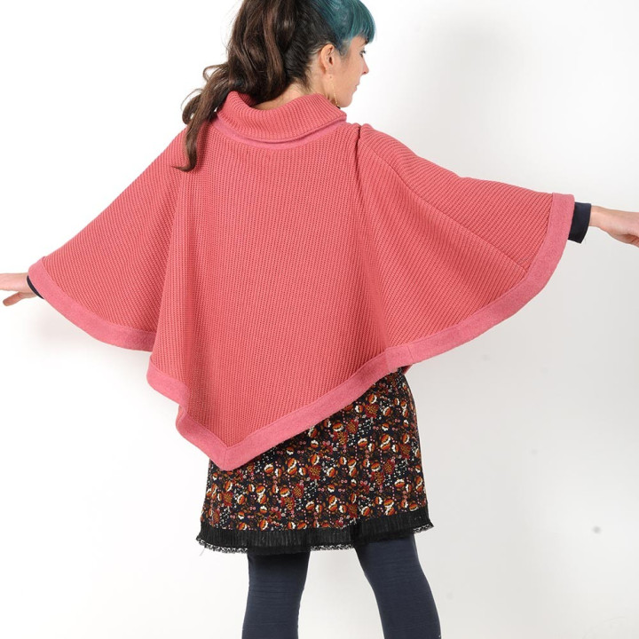 Pull-cape artisanal rose grosse maille, coton et laine
