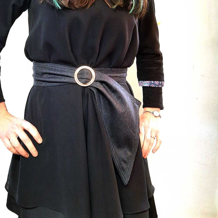 Bow-shaped belt, Dark grey wool, Golden buckle