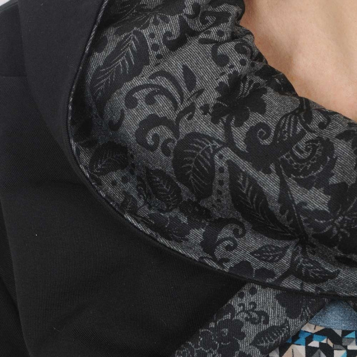 Cache-Coeur artisanal Caméléon noir et gris fleuri manches longues droites