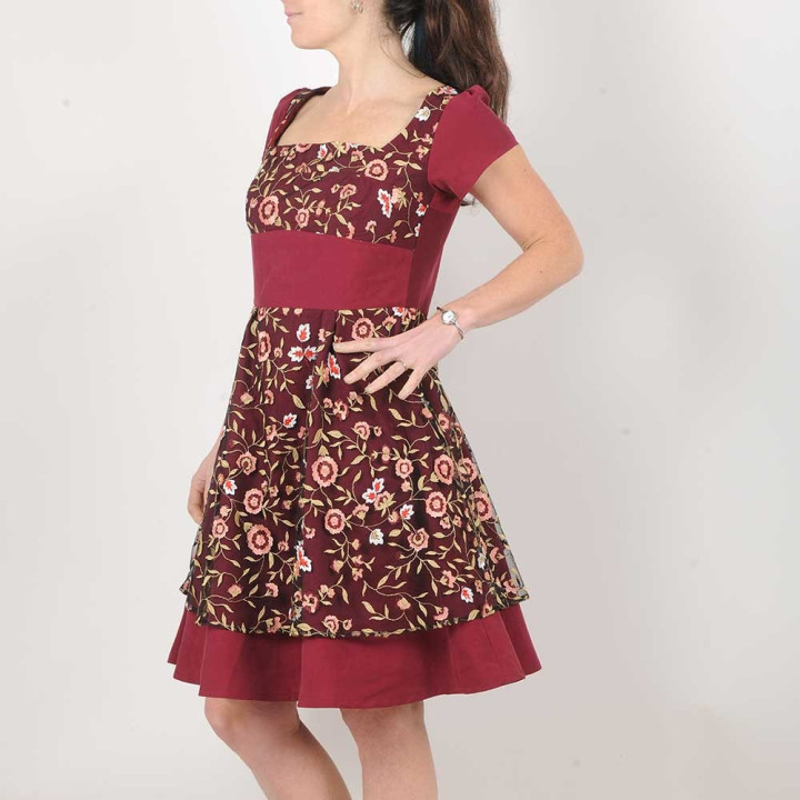 Dark red party dress with floral embroidery, short sleeves
