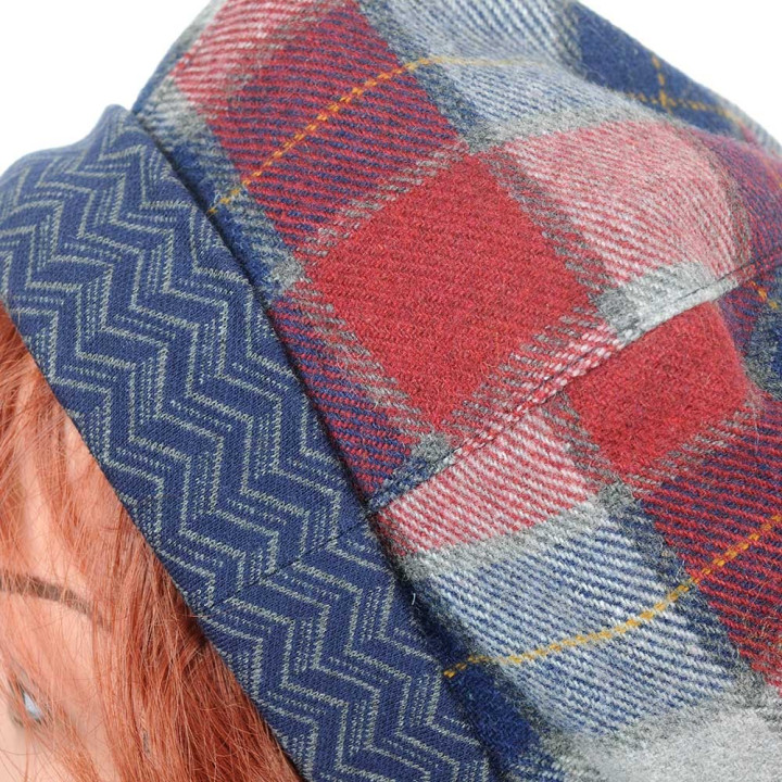 Béret fait main en france  lainage écossais bleu et rouge
