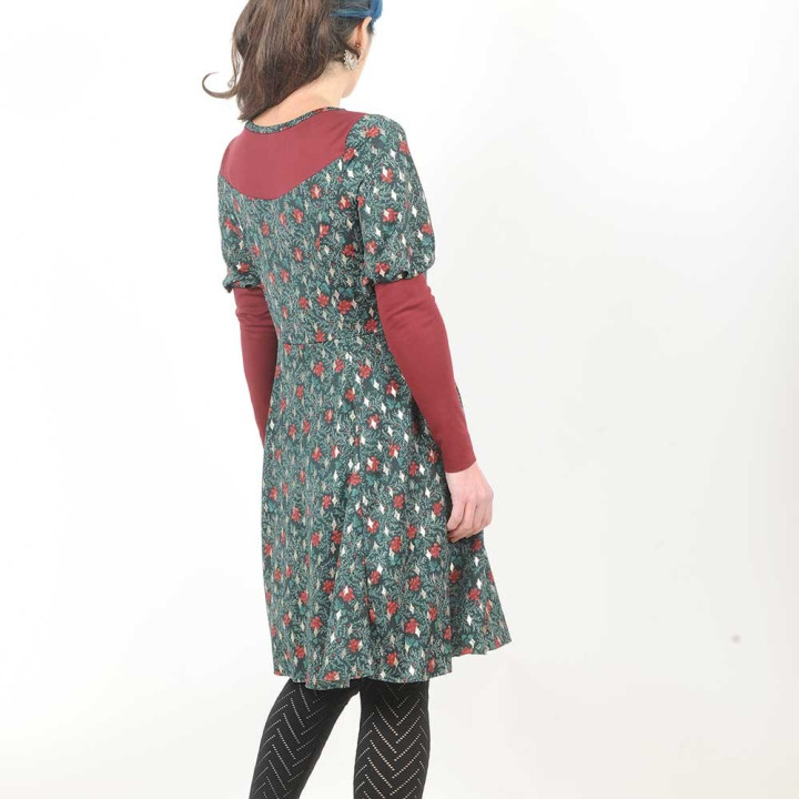 Green, red and golden stretchy dress with leg-of-mutton sleeves