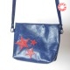 Petit sac bandoulière original de créateur en cuir vernis bleu et étoiles rouges