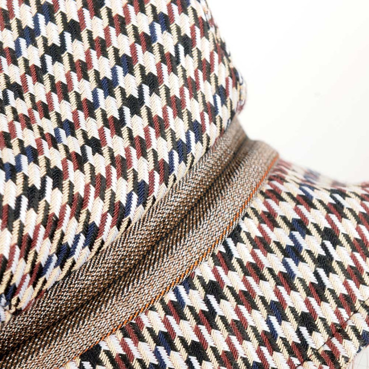 Beige and brown newsboy cap hat, houndstooth pattern