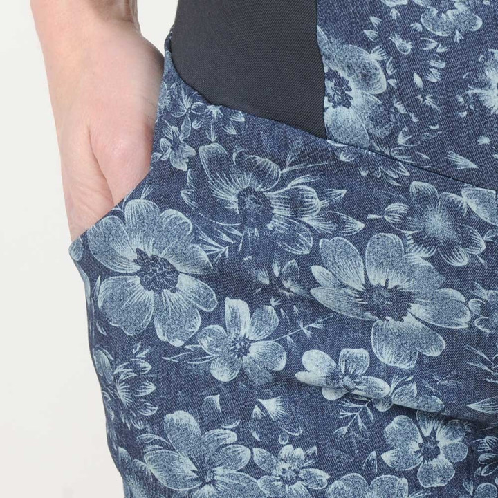 Short femme créateur fabrication française denim bleu fleuri