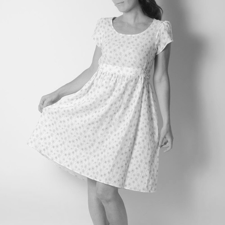 Ample dress with belt, short sleeves - CUSTOM HANDMADE