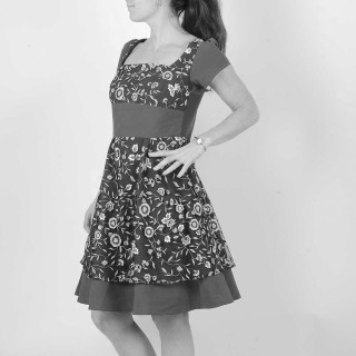 cadeau pour femme Robe décolleté carré, ouverture goutte au dos - PERSONNALISABLE