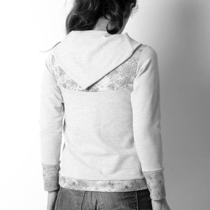 Pull ou sweat à col pointu- PERSONNALISABLE