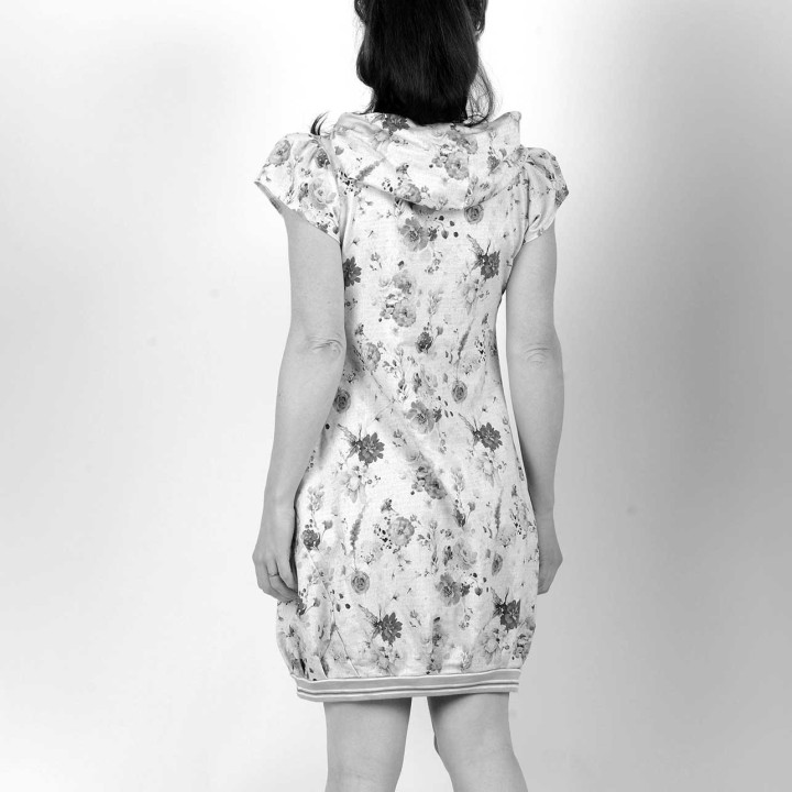 Robe sweat à capuche fabriquée en France créateur femme, manches courtes ou longues - PERSONNALISABLE