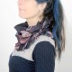 Tour de cou créateur fabrication française foulard volanté bleu foncé motif paisley