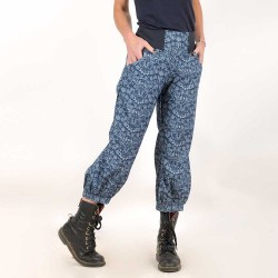 Womens busy floral blue denim pants, stretchy jersey belt