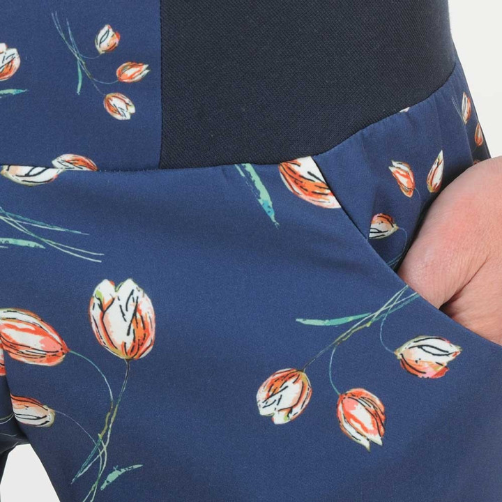 Pantalon créateur fabrication française femme fabriqué en France créateur femme bleu fleuri souple, coupe droite