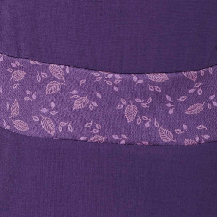 Short purple dress with straps, floral details