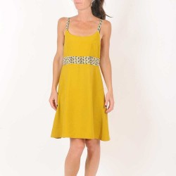 Short mustard yellow dress with straps, geometric details