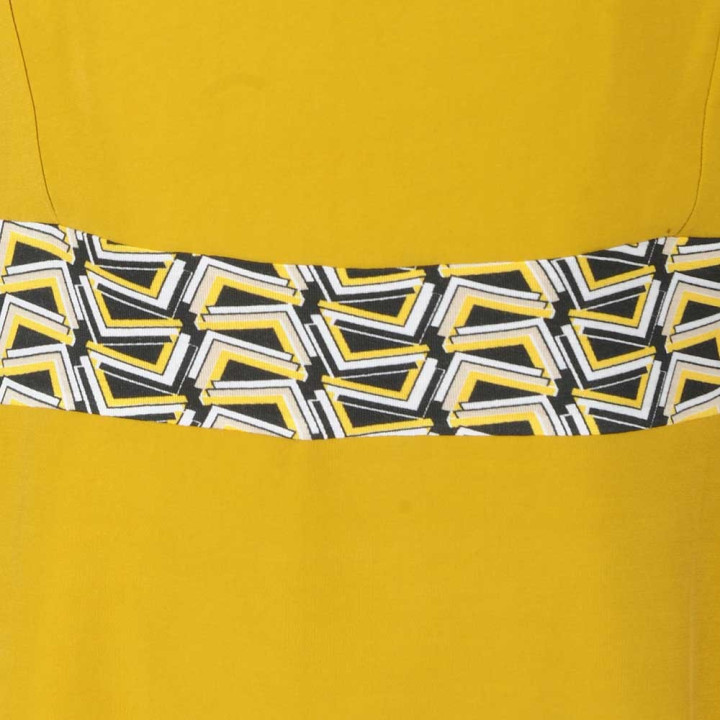 cadeau pour femme Robe courte jaune moutarde à bretelles, détails géométriques