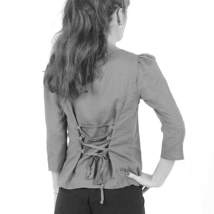 Chemisier femme fabriqué en France créateur femme encolure V, laçage dos - PERSONNALISABLE