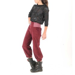 Pantalon original de créateur fabriqué en France jeune créateur femme 4/5 velours bordeaux côtelé, ceinture jersey