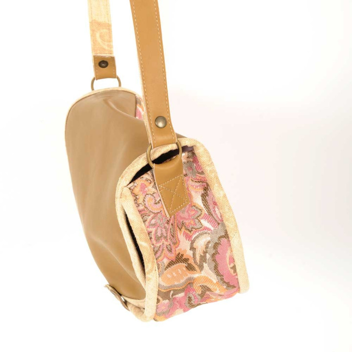 Sac bandoulière beige et rose fleuri, cuir et tissu