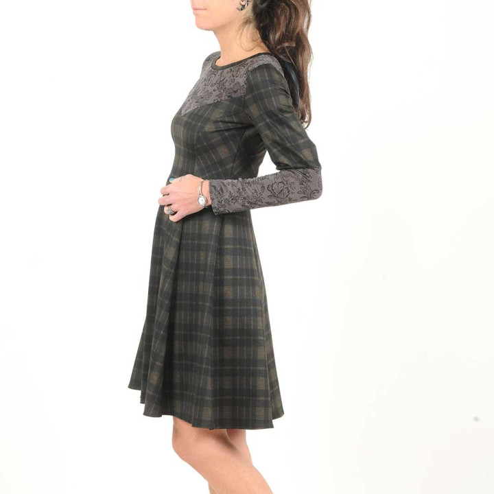 Robe artisanale stretch noire et marron, carreaux et dentelle, manches gigot