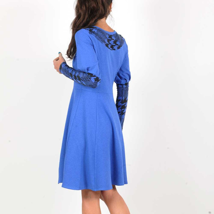 Robe originale de créateur stretch bleu roi et noire, manches gigot