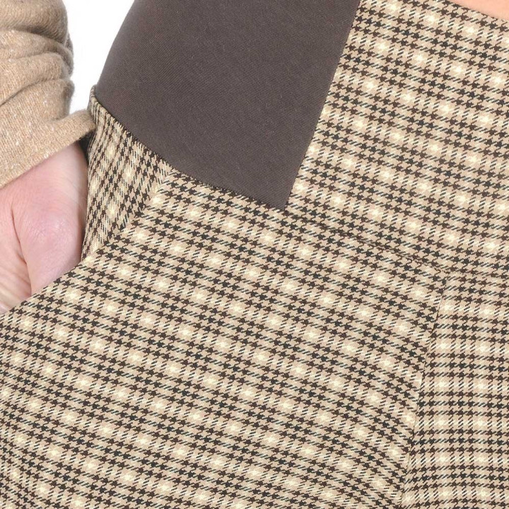 Womens beige and black checkered pants, stretchy jersey belt