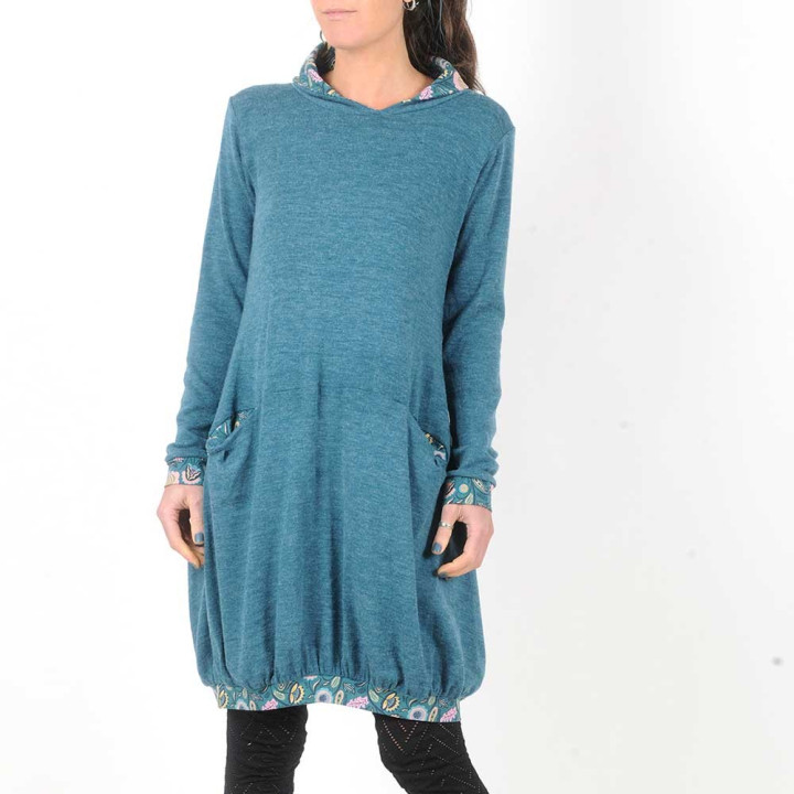 Robe créateur fabrication française pull maille bleu canard, détails fleuris