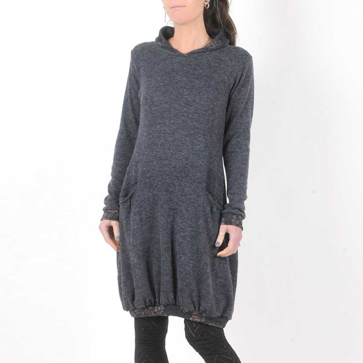 Robe pull créateur maille gris foncé, détails fleuris