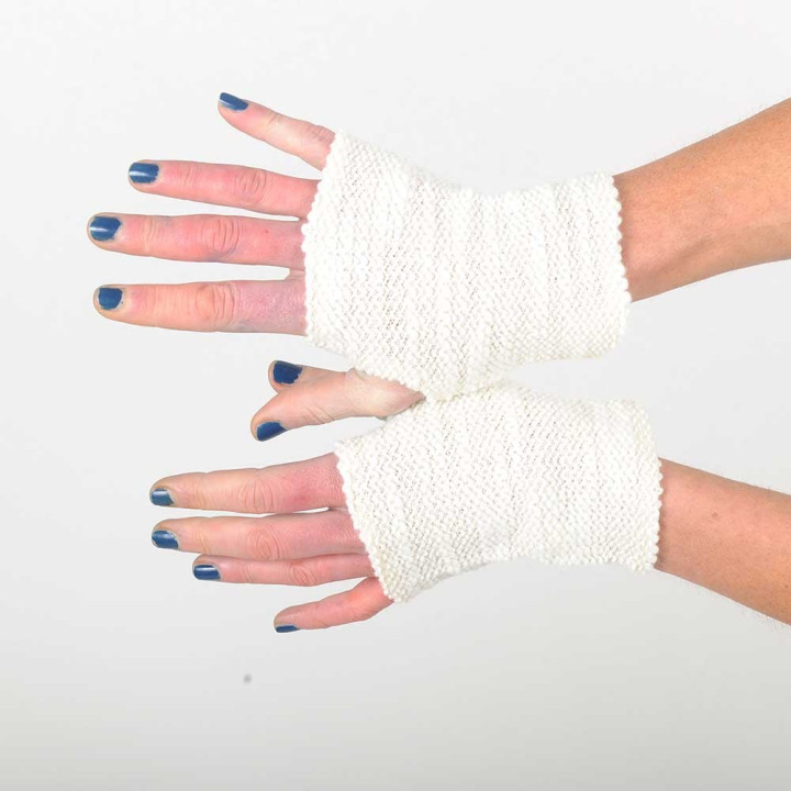 Irregular off-white knit short winter armwarmers