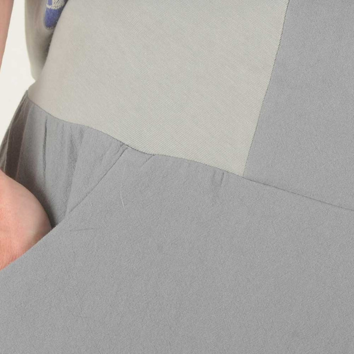 Pantalon femme original fabriqué en France 4/5 coton lavé gris au bas resserré, ceinture stretch