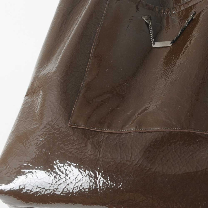 Sac shopping cabas original fabriqué en France en cuir marron vernis, deux poches