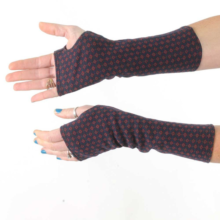 Navy and dark red fingerless gloves with small pattern
